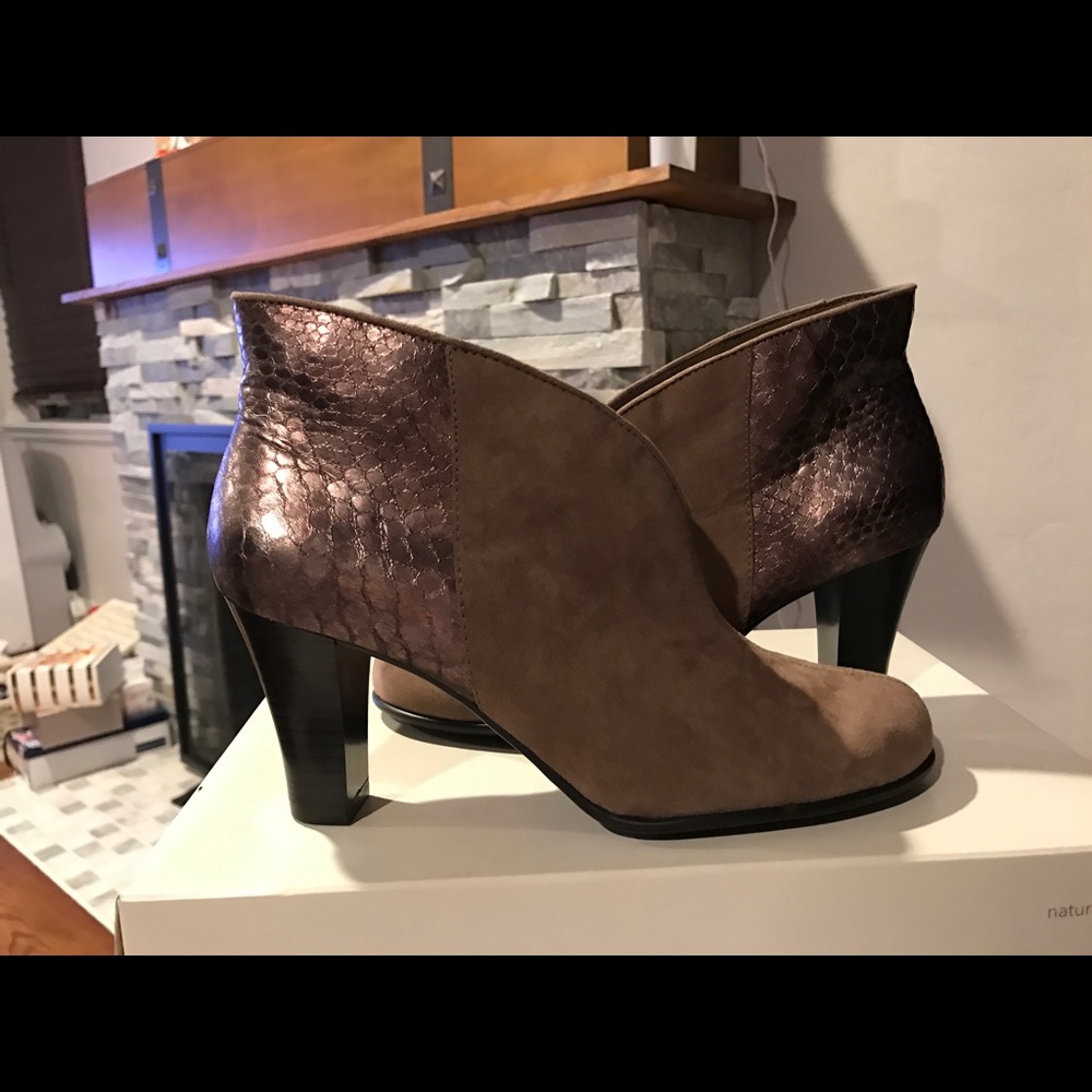 New authentic Aerosoles Heelrest Tan Rosegold 6.5